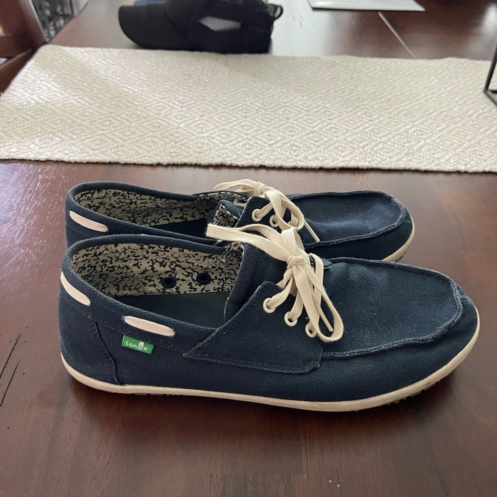 Sanuk - Topsiders - Size 9
